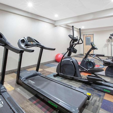 מלון ויומינג Baymont By Wyndham Grand Rapids Near Downtown מראה חיצוני תמונה
