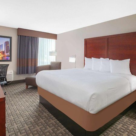 מלון ויומינג Baymont By Wyndham Grand Rapids Near Downtown מראה חיצוני תמונה