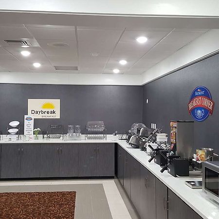 מלון ויומינג Baymont By Wyndham Grand Rapids Near Downtown מראה חיצוני תמונה