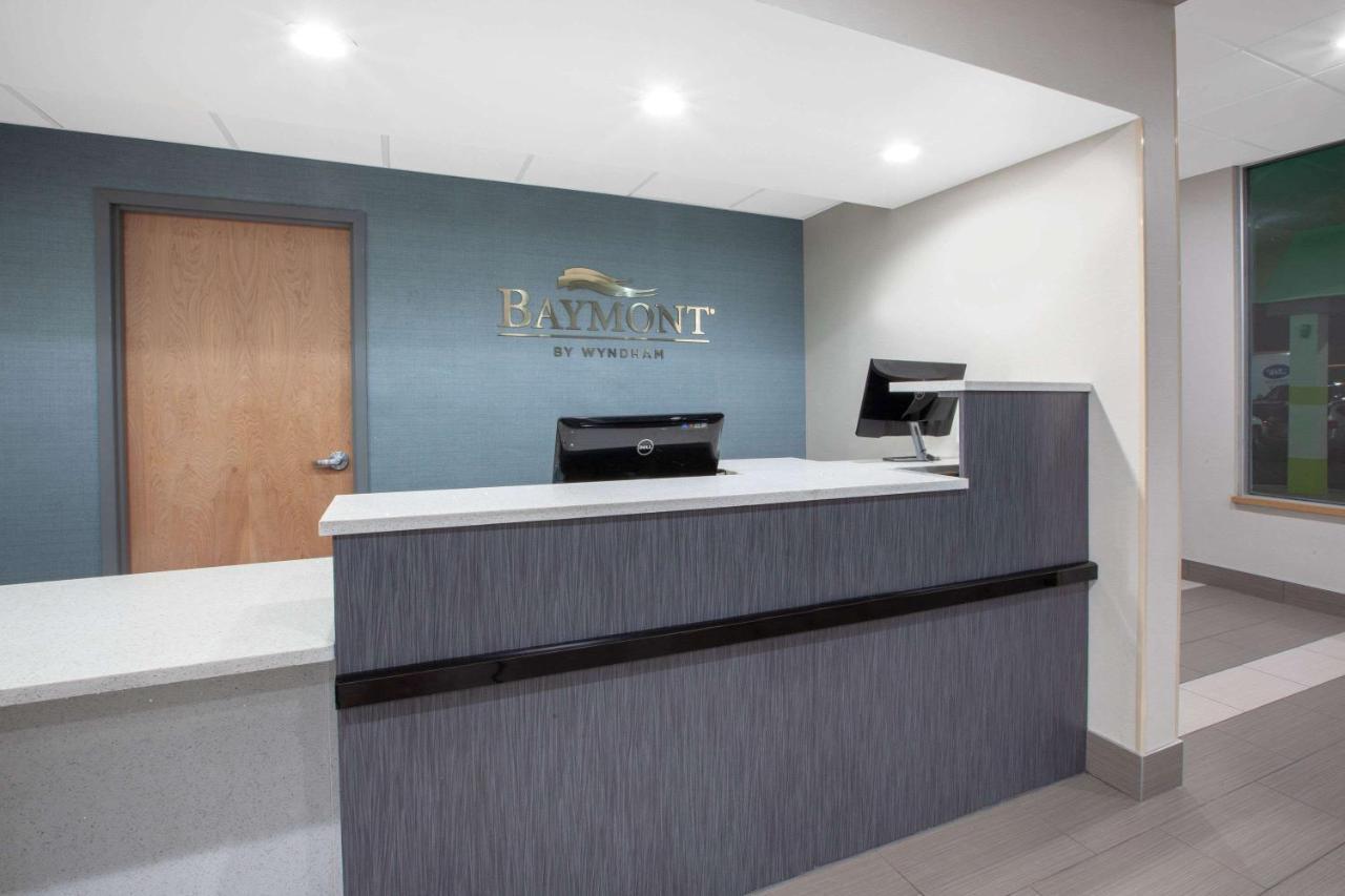 מלון ויומינג Baymont By Wyndham Grand Rapids Near Downtown מראה חיצוני תמונה