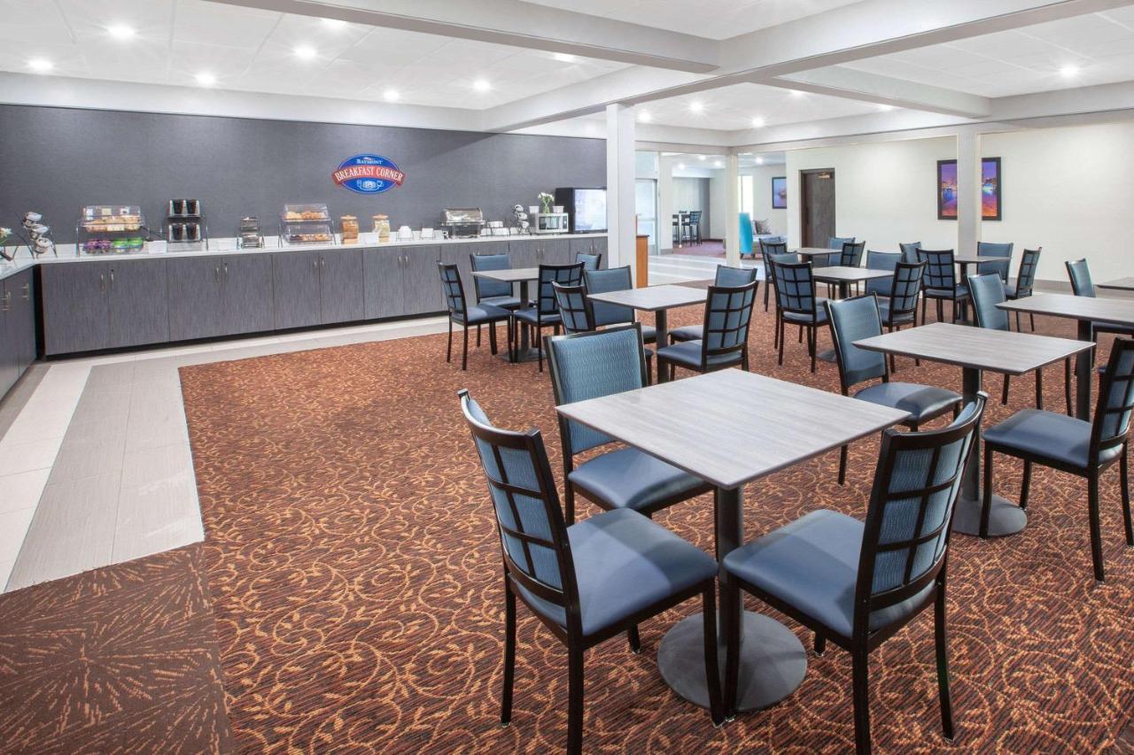 מלון ויומינג Baymont By Wyndham Grand Rapids Near Downtown מראה חיצוני תמונה