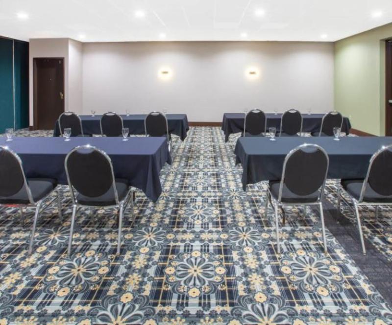 מלון ויומינג Baymont By Wyndham Grand Rapids Near Downtown מראה חיצוני תמונה