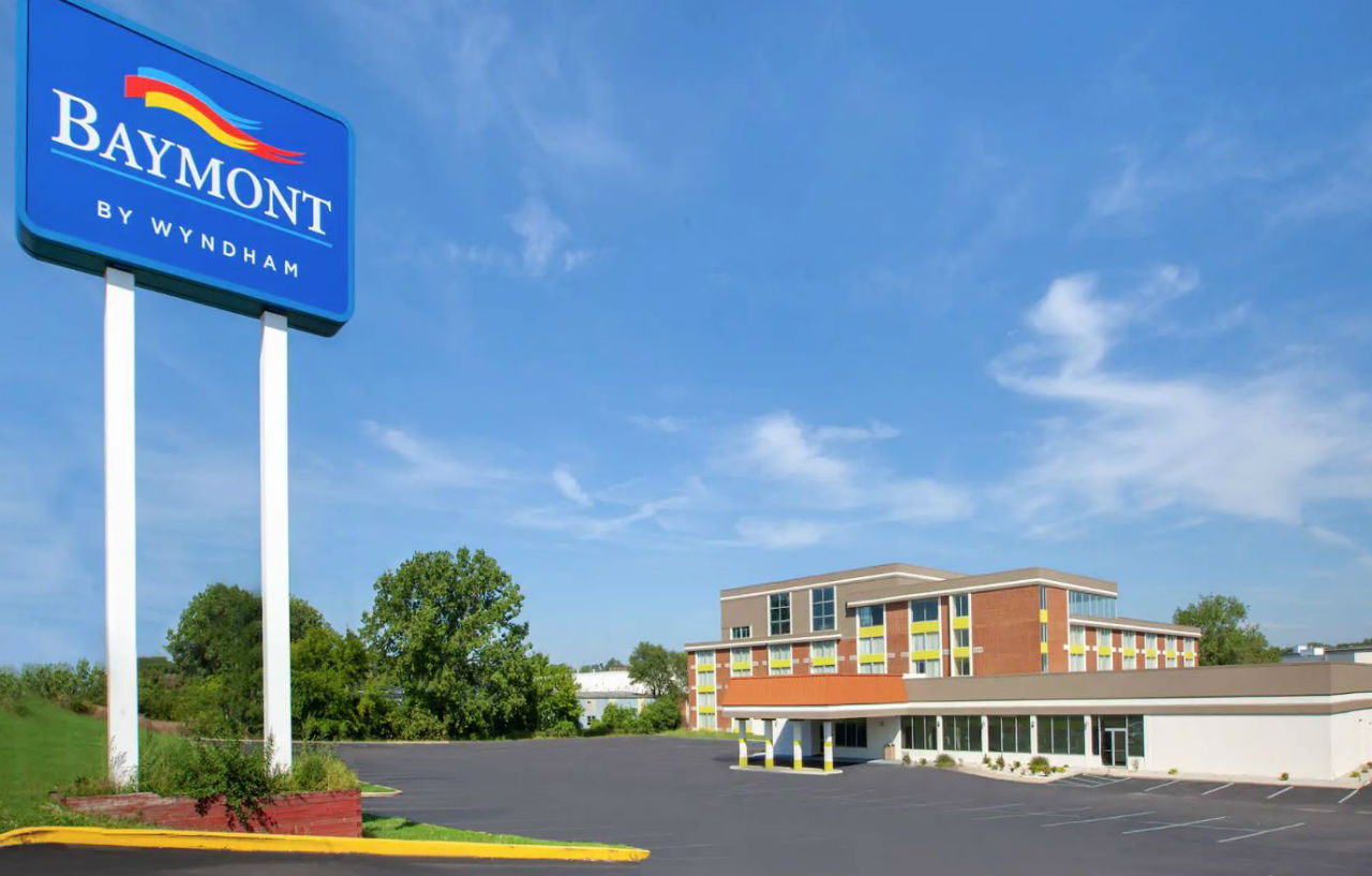 מלון ויומינג Baymont By Wyndham Grand Rapids Near Downtown מראה חיצוני תמונה