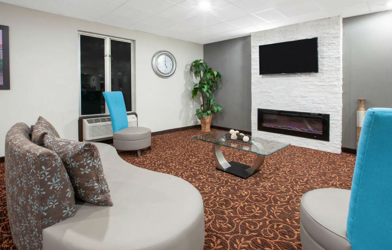 מלון ויומינג Baymont By Wyndham Grand Rapids Near Downtown מראה חיצוני תמונה